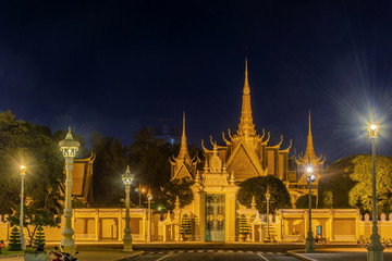 柬埔寨金邊大皇宮夜景