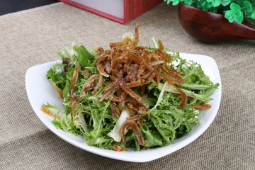 丁香魚拌苦菊