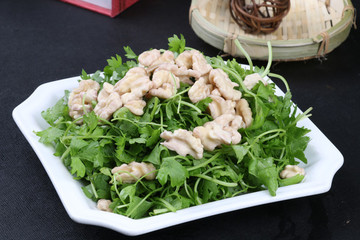 芹苗核桃仁