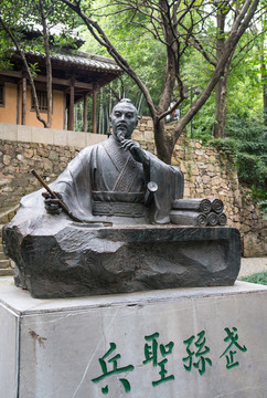 孫武雕像