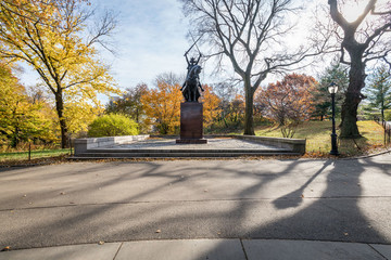 紐約中央公園風(fēng)景與雕像