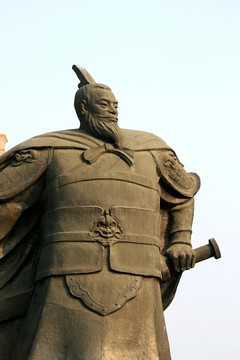 曹操銅像