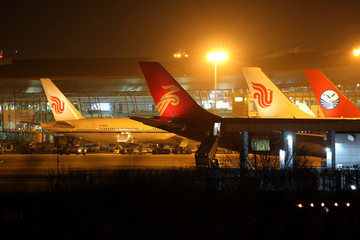 夜晚的北京首都國(guó)際機(jī)場(chǎng)