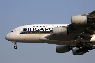 空客A380巨型飛機(jī)降落