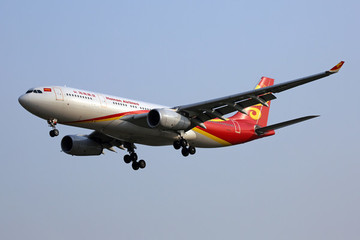 海南航空空客330飛機降落