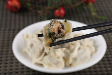 肉水餃