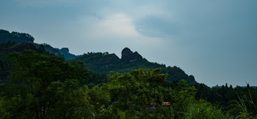 山巒