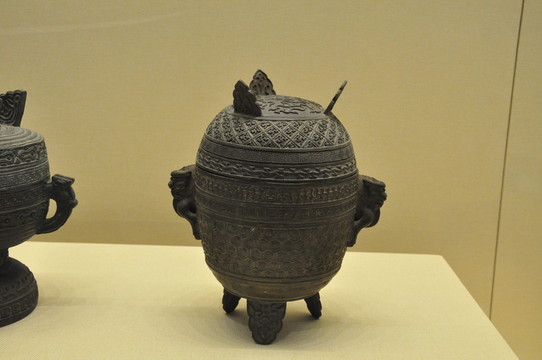 青銅壺