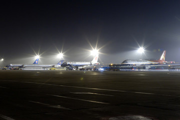 沈陽(yáng)機(jī)場(chǎng)停機(jī)坪夜景