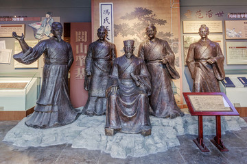 古青州馮氏家族名人塑像