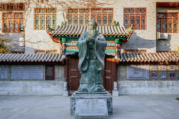 孔子塑像