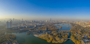 濟(jì)南大明湖全景03