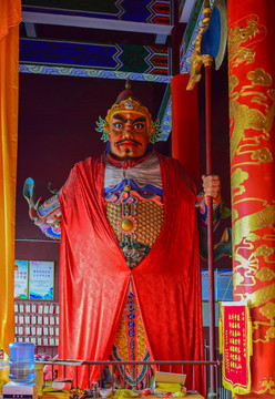 持斧的護(hù)法大將