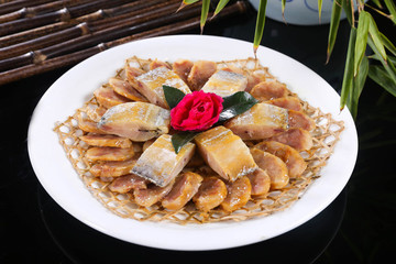 咸帶魚蒸香腸