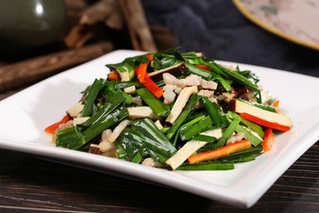 韭菜香干炒肉絲