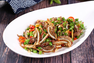 小炒豬脆骨