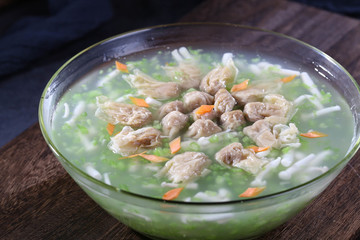 特色肉燕羹