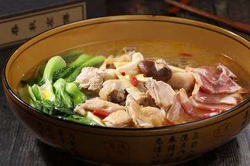 土雞煲