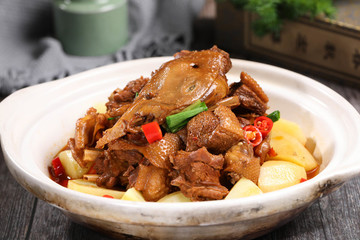 鴨肉燒土豆