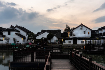 江南水鄉(xiāng)周莊古鎮(zhèn)的房屋建筑