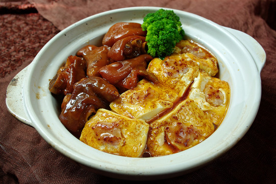 釀豆腐燜豬手