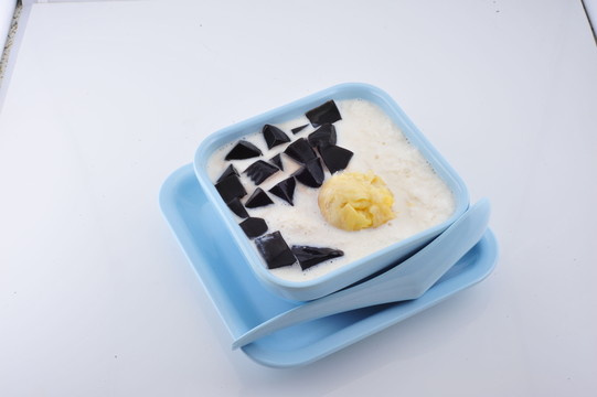 榴蓮白雪涼粉
