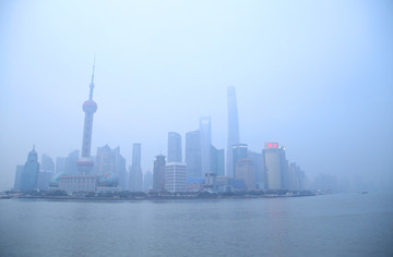 霧中的上海陸家嘴