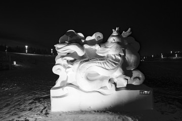 十二生肖龍雪雕