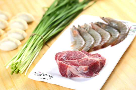 精肉鮮蝦水餃