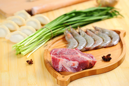 精肉鮮蝦水餃