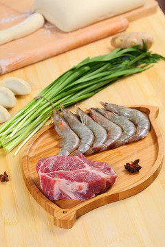 精肉鮮蝦水餃