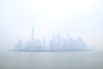 晨霧中的上海