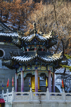 千山大佛寺龍華堂消愆亭
