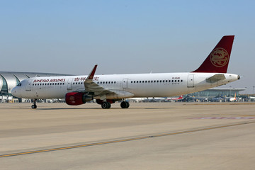 吉祥航空飛機(jī)在沈陽機(jī)場