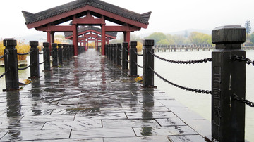 湖上棧橋