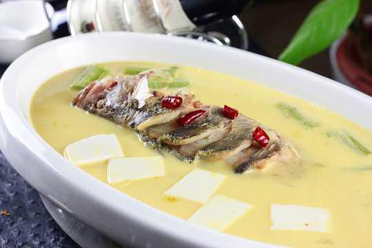 臭桂魚燉菜梗