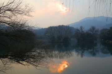 水墨江南山水畫(huà)