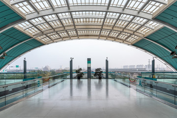 上海磁懸浮列車龍陽站站臺