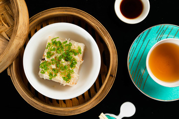 瑤柱臘味蒸蘿卜糕