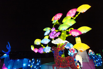 彩扇燈