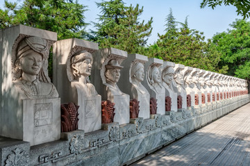 臨汾民族團(tuán)結(jié)雕塑