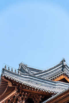 有建筑特色的瓦片屋檐