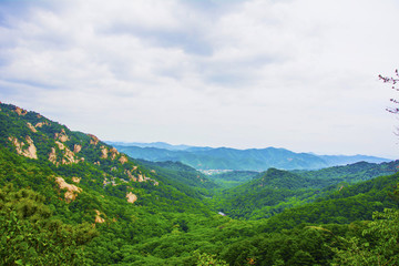 千山無量觀天上天景區(qū)與群山白云