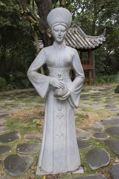 越南服飾美女雕像