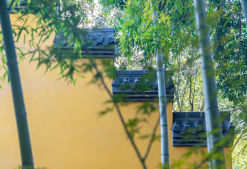 飛來峰永福寺的建筑一角