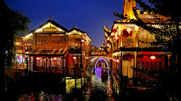 臺(tái)兒莊夜景