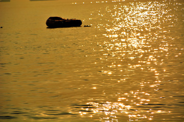 海邊夕陽波紋