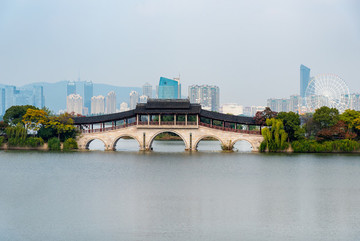 無(wú)錫蠡湖風(fēng)景區(qū)的石塘橋