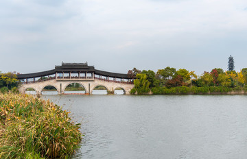 無(wú)錫蠡湖風(fēng)景區(qū)的石塘橋