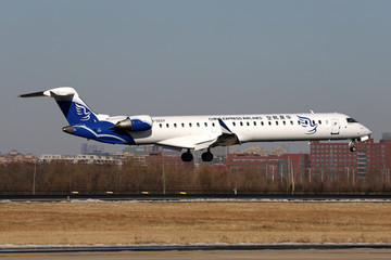 龐巴迪CRJ900飛機降落